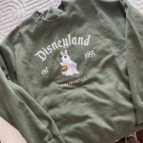Gildan Sweaters - Disneyland Green Sweatshirt